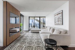 City Road Sanctuary with Sunset Views & Parking